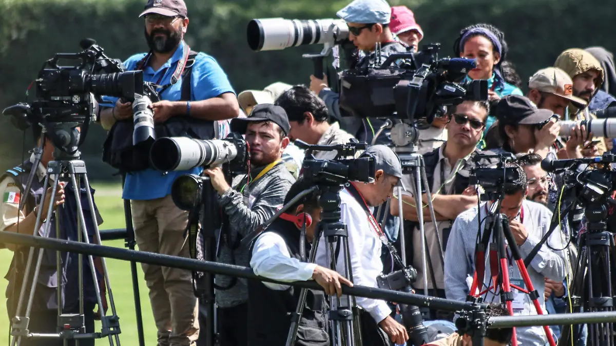 Prensa-Medios de Comunicacion-Camaras-Reporteros-Periodistas (4)